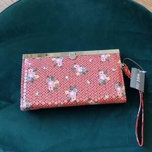 Super cute sequin purse with flower detailing - unique clasp multiple Pockets
